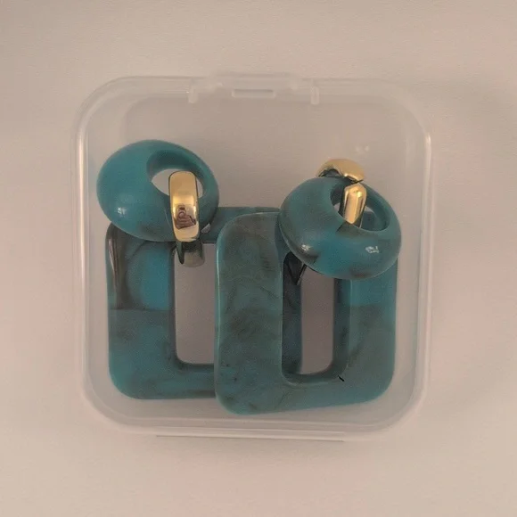 Elegant Turquoise Dangle Earrings - Picture 6 of 8